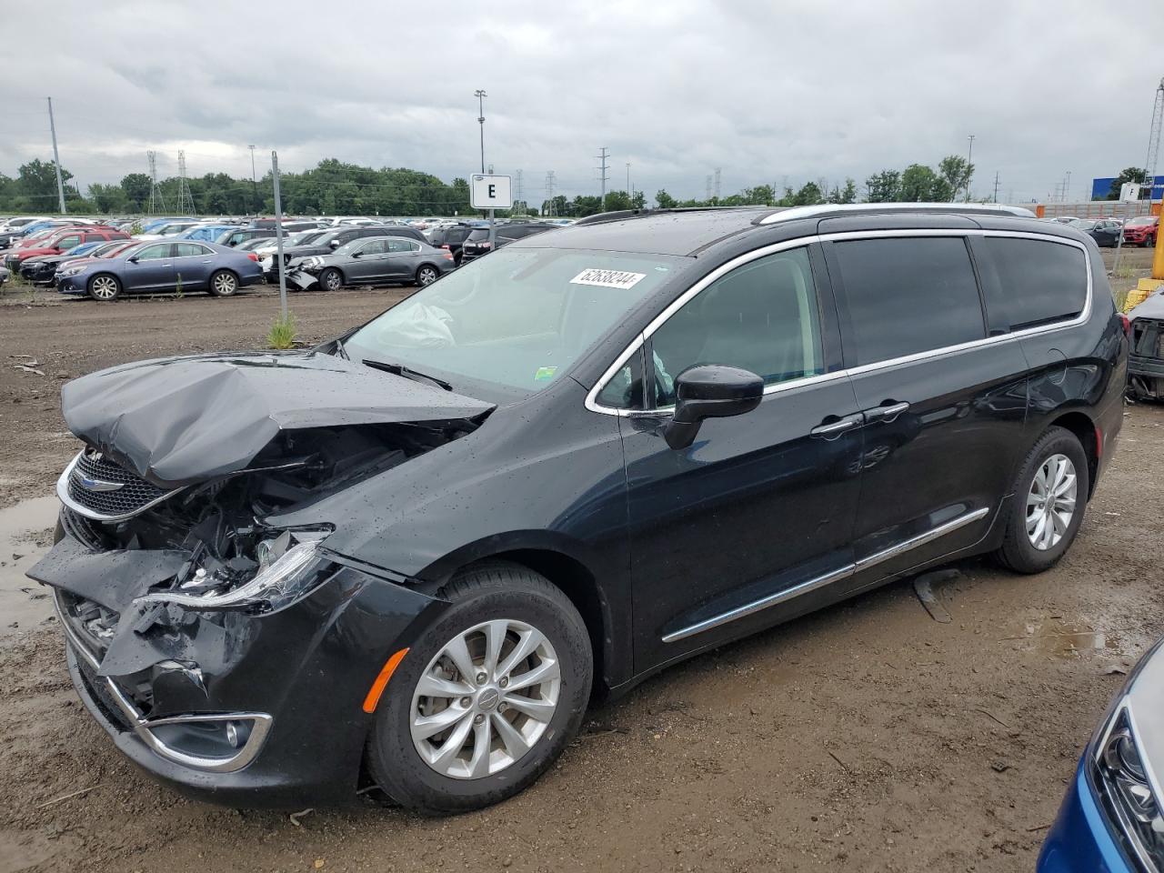 2C4RC1BG9JR228214 2018 CHRYSLER PACIFICA - Image 1