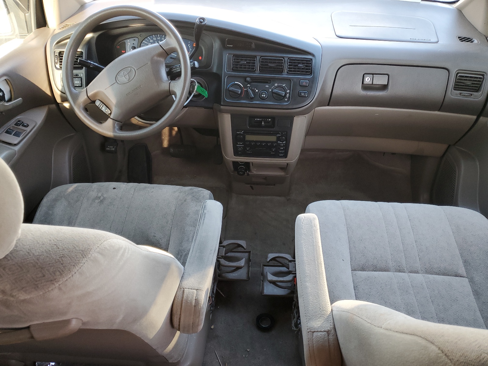 4T3ZF19C8YU281285 2000 Toyota Sienna Ce