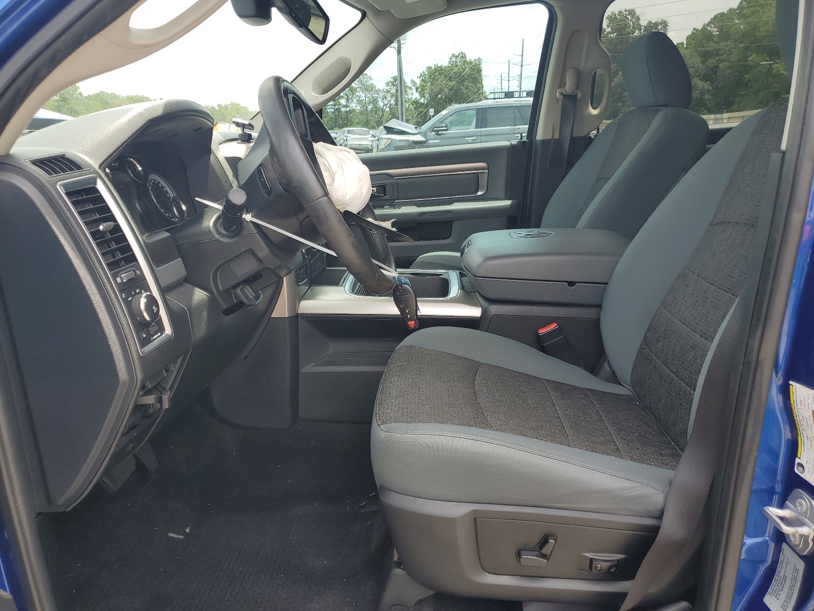 3C6RR7LT5HG533312 2017 Ram 1500 Slt