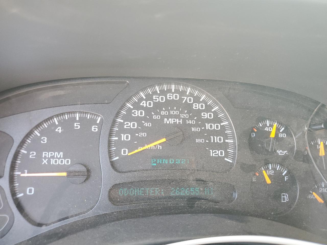 2005 Chevrolet Tahoe C1500 VIN: 1GNEC13T95J106240 Lot: 63595394