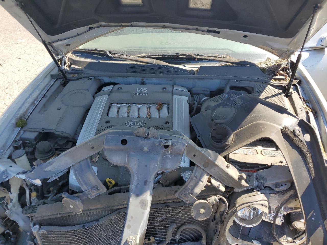 2005 Kia Amanti VIN: KNALD124355066704 Lot: 63269194