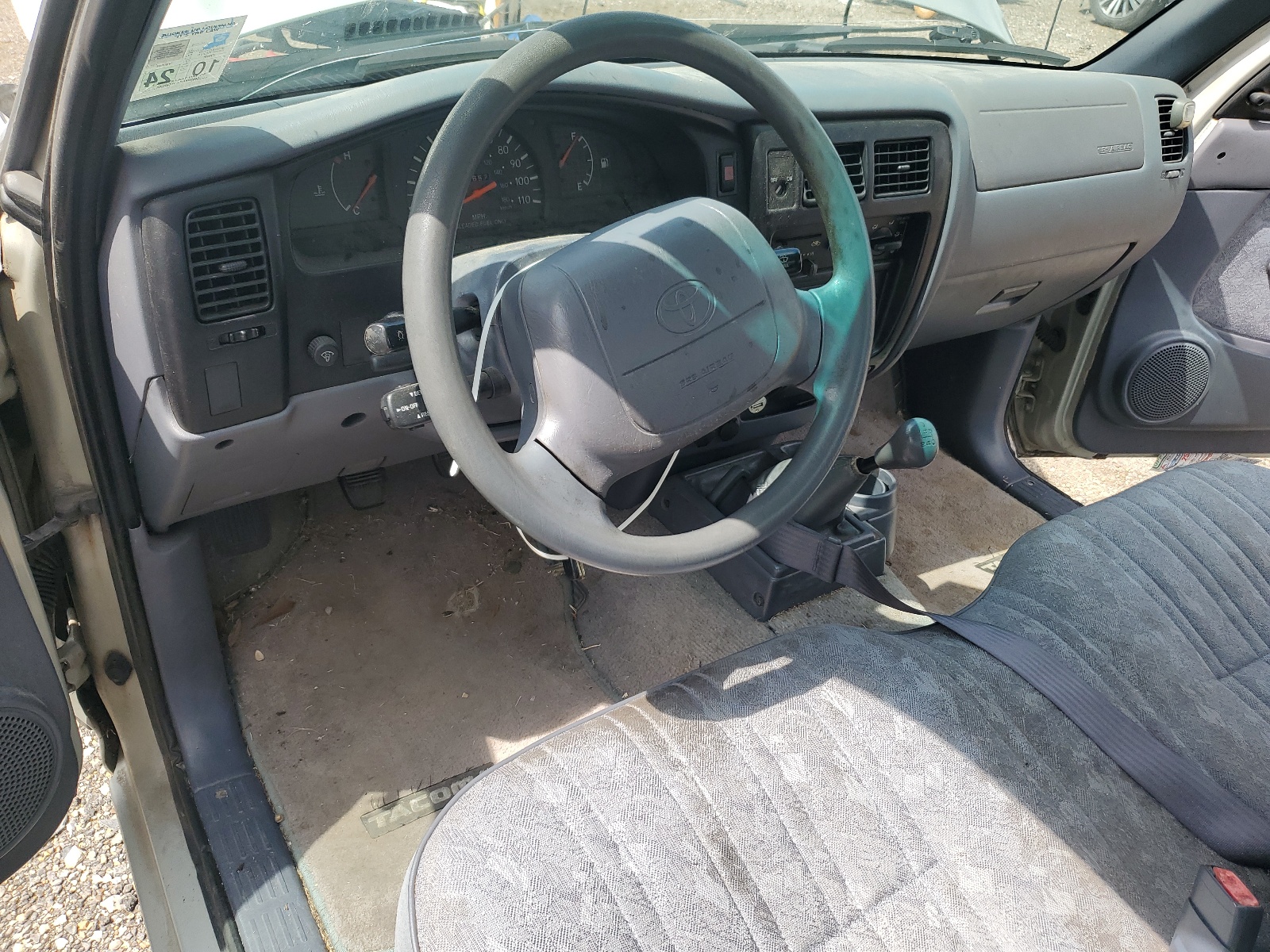 4TANL42N8YZ641381 2000 Toyota Tacoma