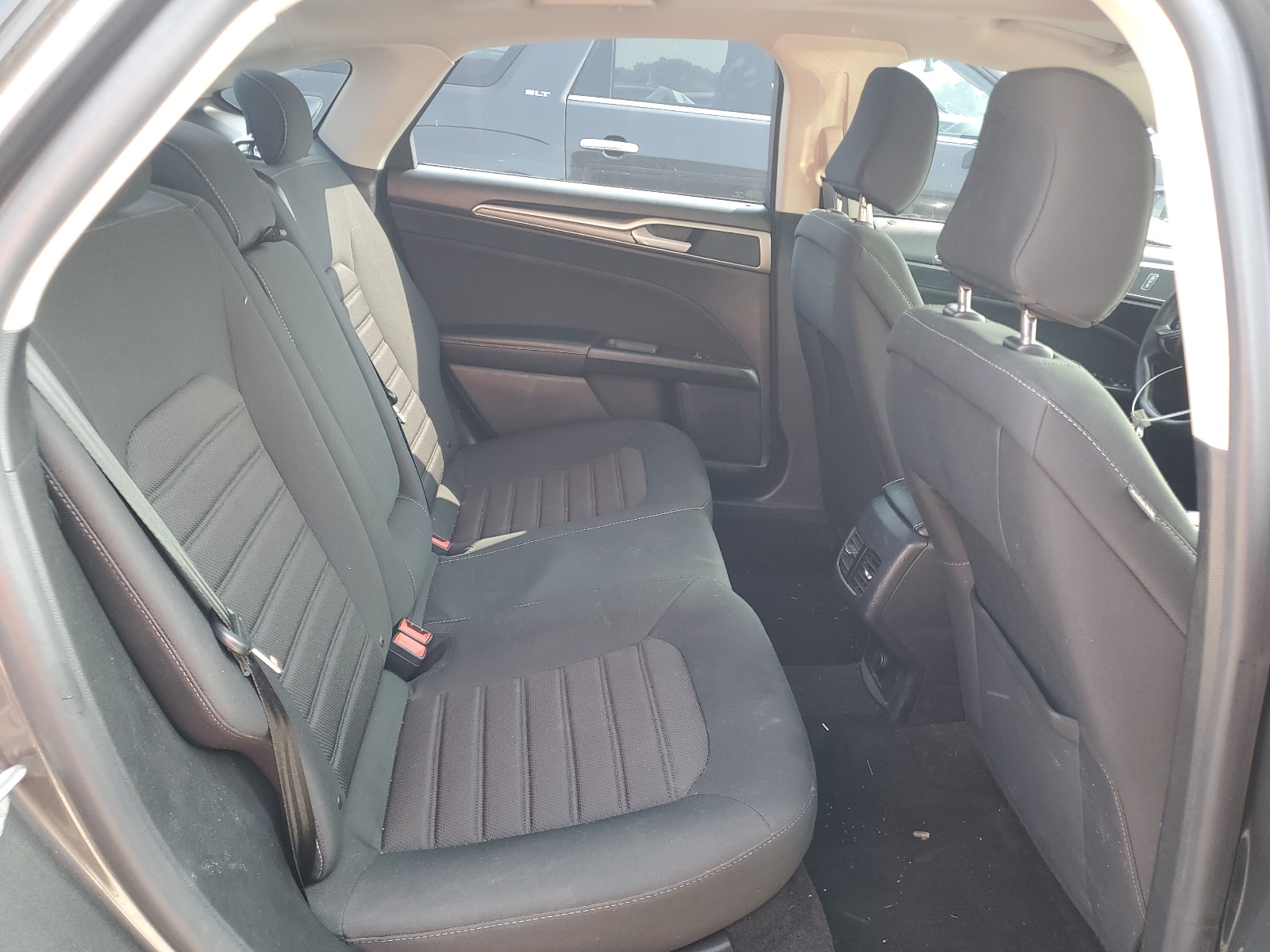 3FA6P0LU6LR155439 2020 Ford Fusion Se