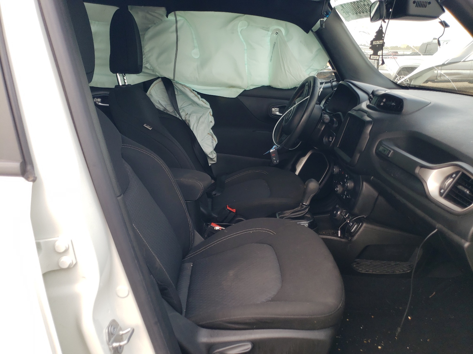 ZACNJDBBXMPM34657 2021 Jeep Renegade Latitude