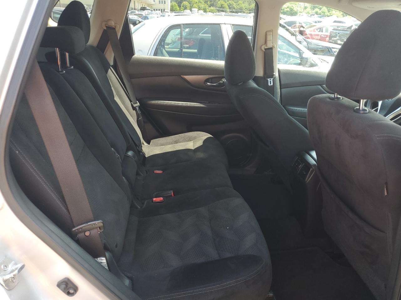 2015 Nissan Rogue S VIN: 5N1AT2MV8FC835537 Lot: 64738394