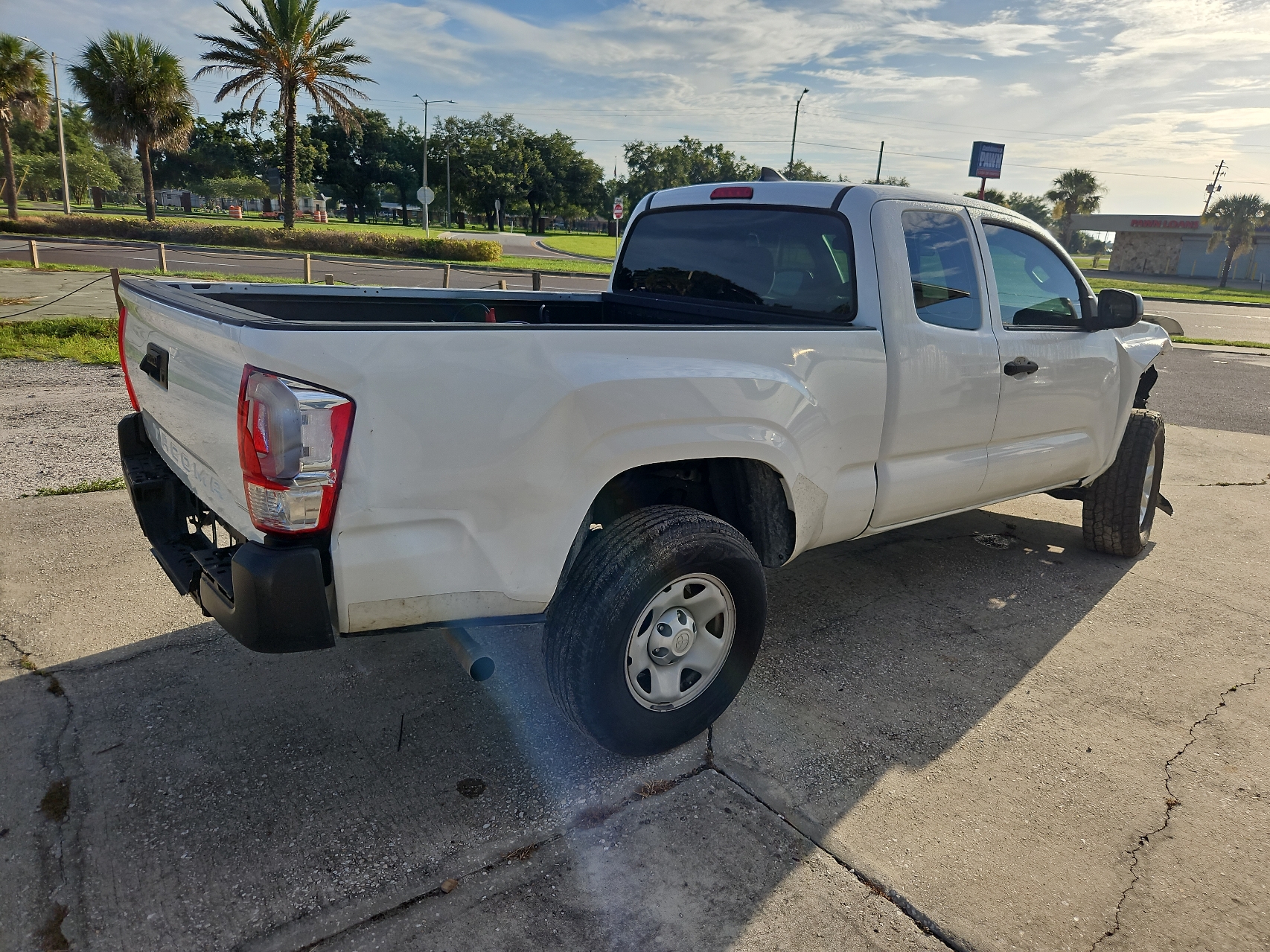 2017 Toyota Tacoma Access Cab vin: 5TFRX5GN7HX098688