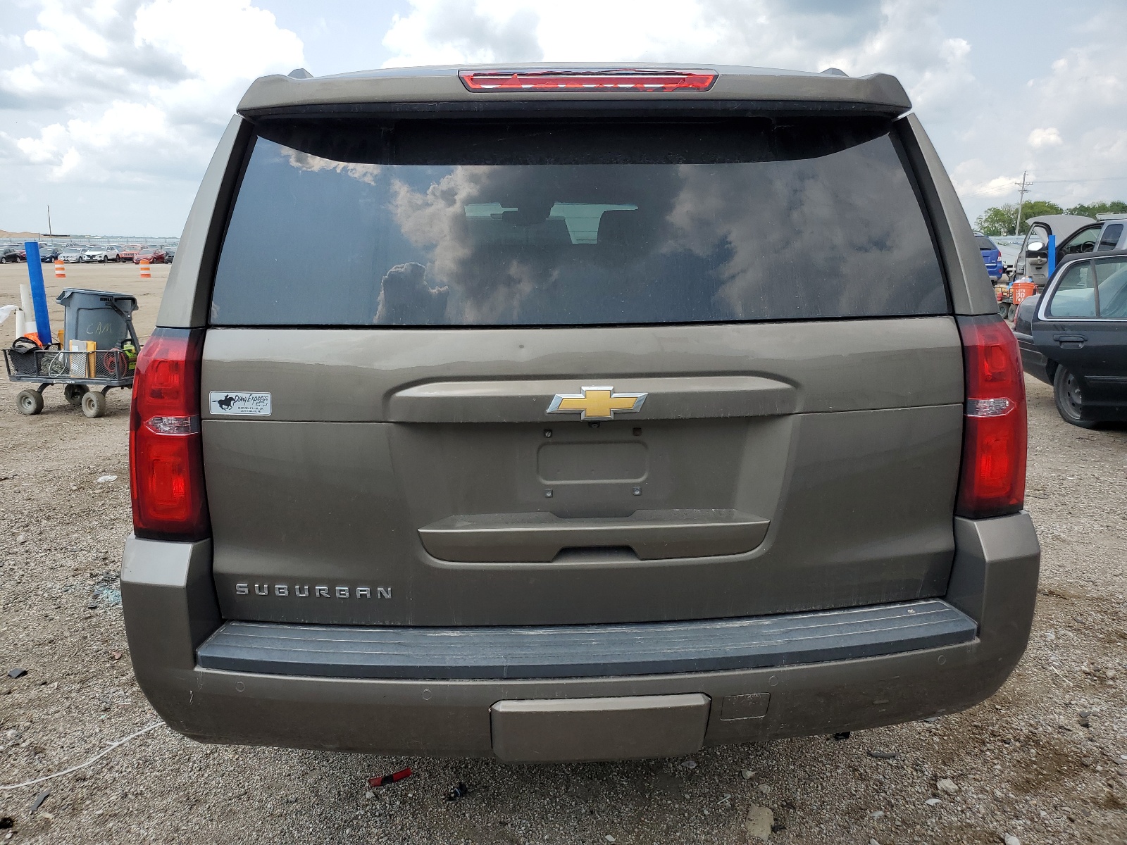 1GNSKHKC1GR393898 2016 Chevrolet Suburban K1500 Lt