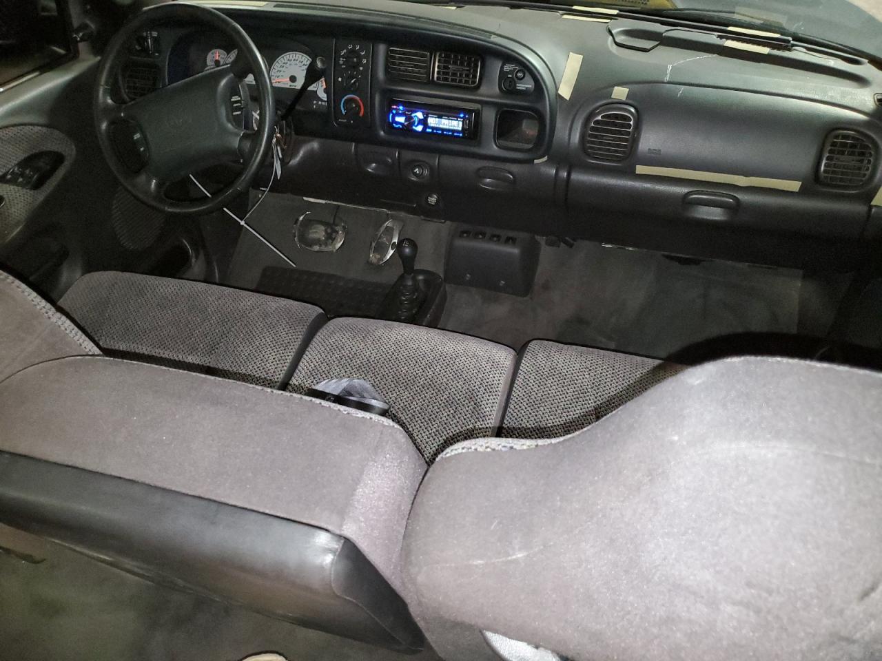 2000 Dodge Ram 1500 VIN: 1B7HF13Z4YJ119001 Lot: 63482974