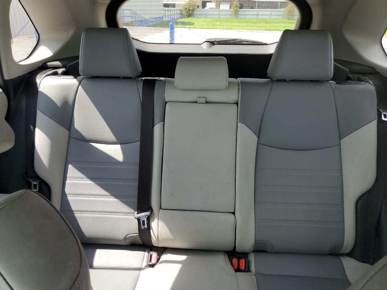 2022 Toyota Rav4 Xle Premium VIN: JTMB6RFV0ND061394 Lot: 63353444