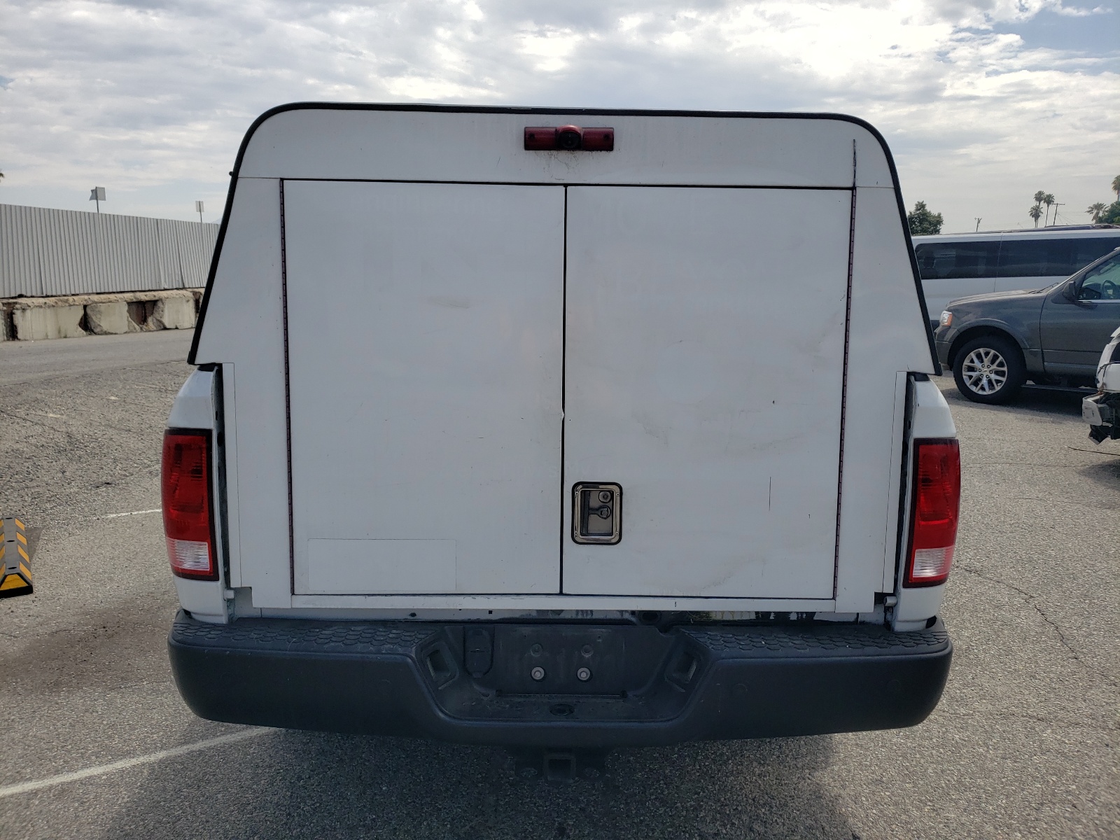 3C6JR6DG2KG599915 2019 Ram 1500 Classic Tradesman