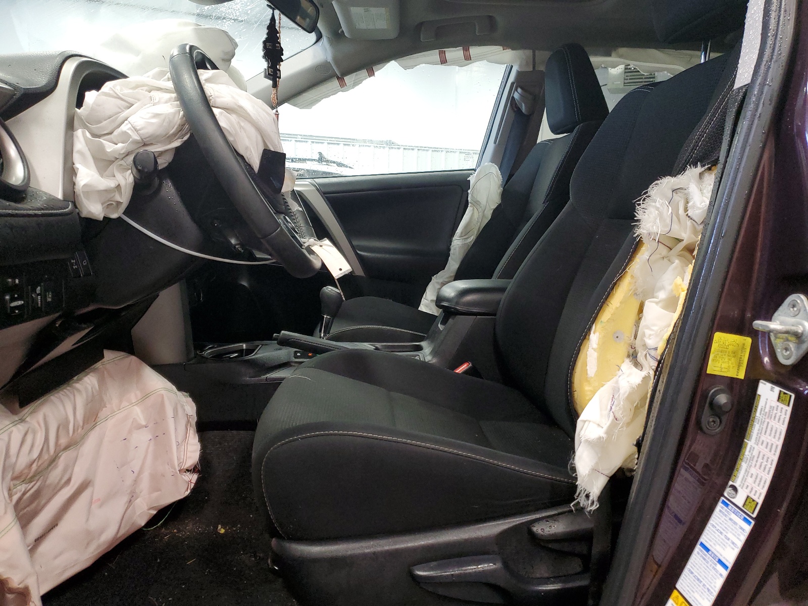 2T3RFREVXHW618819 2017 Toyota Rav4 Xle