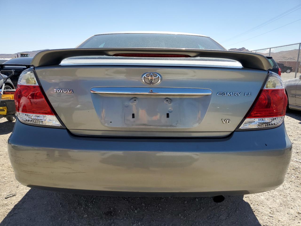 2005 Toyota Camry Le VIN: 4T1BF30K95U614910 Lot: 61342354