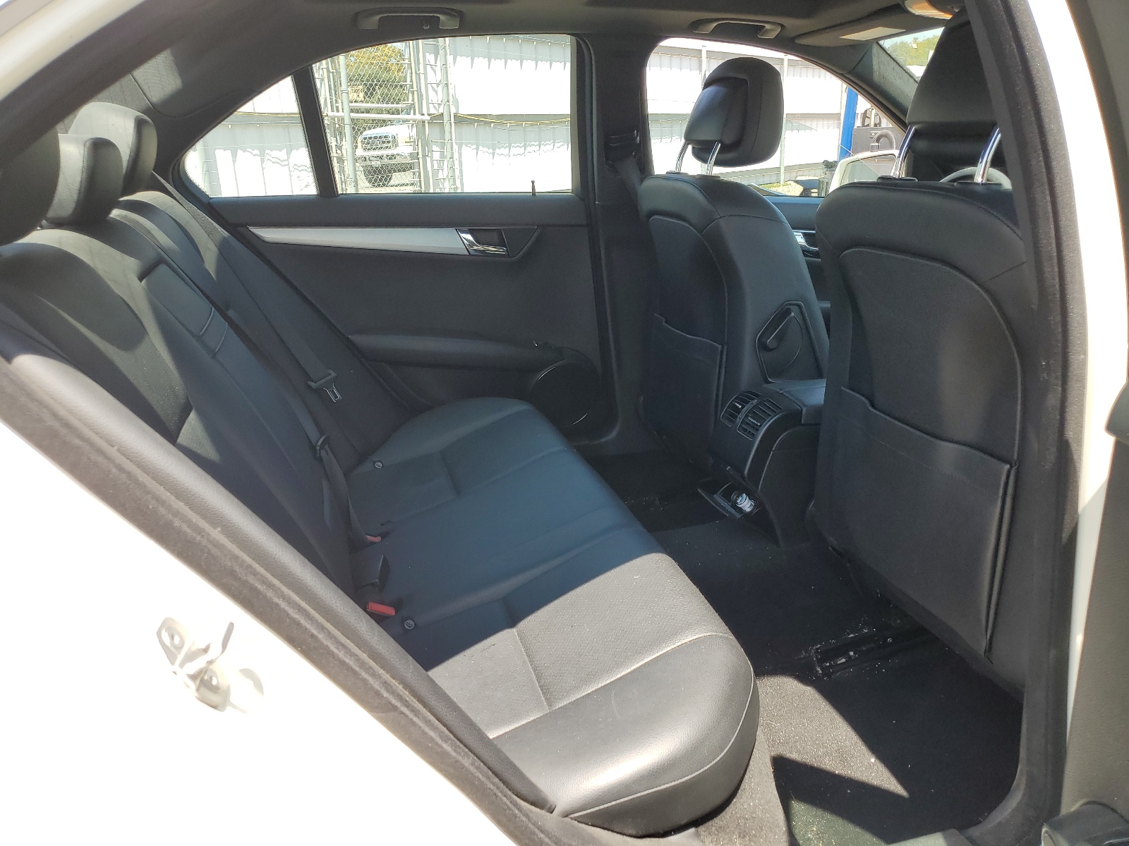 WDDGF5EB5BF630655 2011 Mercedes-Benz C 300