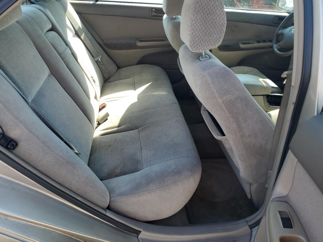 2004 Toyota Camry Le VIN: 4T1BE32K44U939057 Lot: 65493594