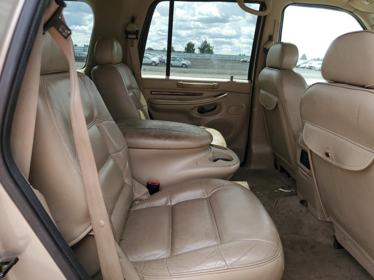 2000 Lincoln Navigator VIN: 5LMFU28A2YLJ30033 Lot: 65283514