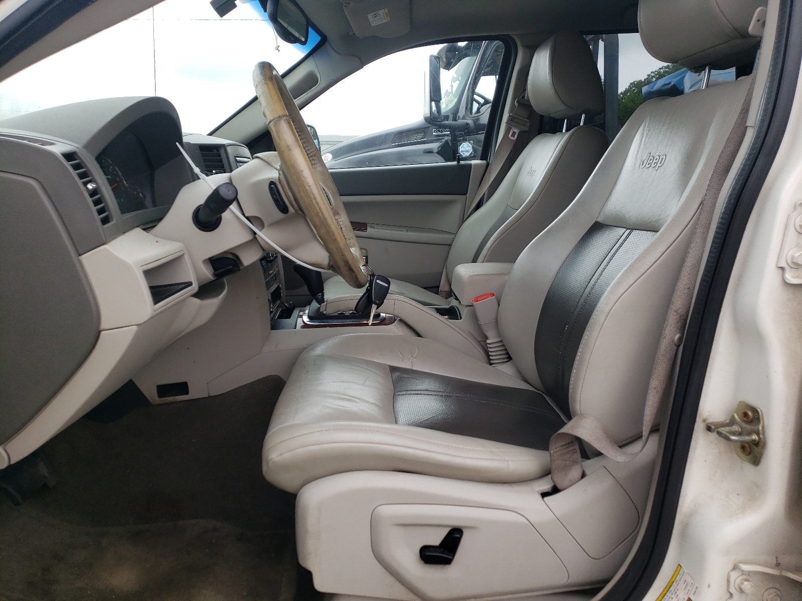 1J4HR58N35C647725 2005 Jeep Grand Cherokee Limited