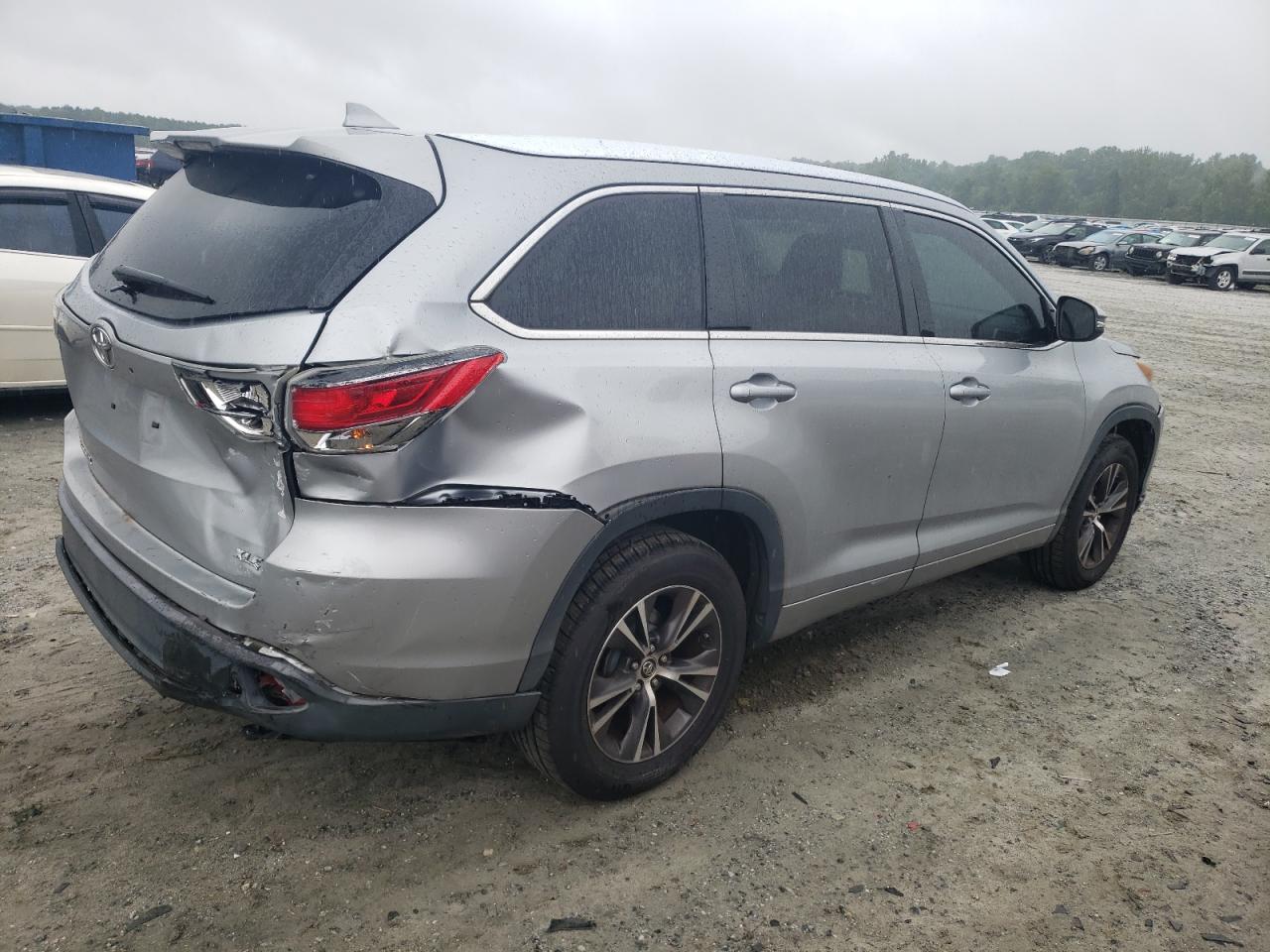 2016 Toyota Highlander Xle VIN: 5TDKKRFH1GS145902 Lot: 64347244