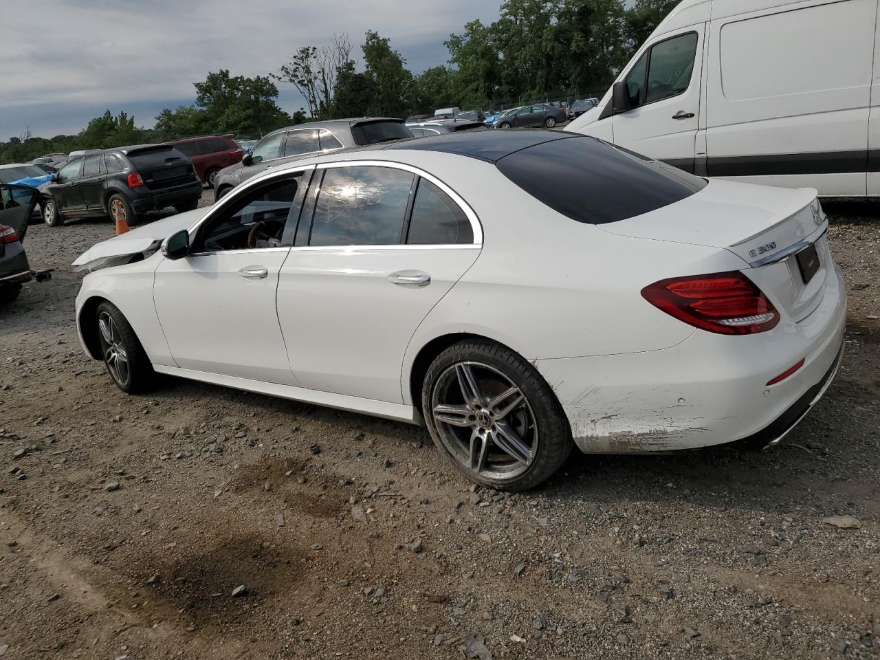 WDDZF4KB5KA678208 2019 MERCEDES-BENZ E CLASS - Image 2