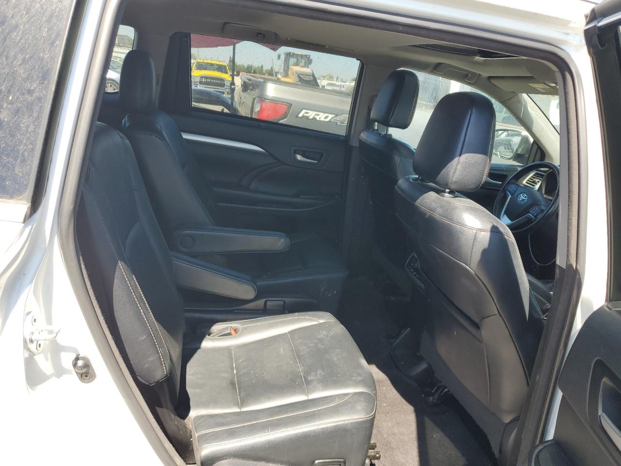 2017 Toyota Highlander Se VIN: 5TDJZRFH1HS520342 Lot: 62900704