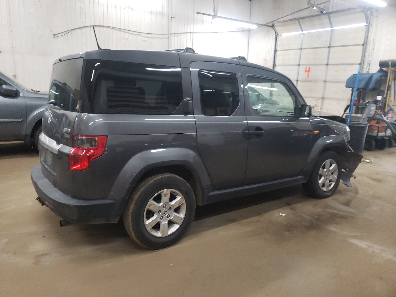 5J6YH2H76BL005711 2011 Honda Element Ex