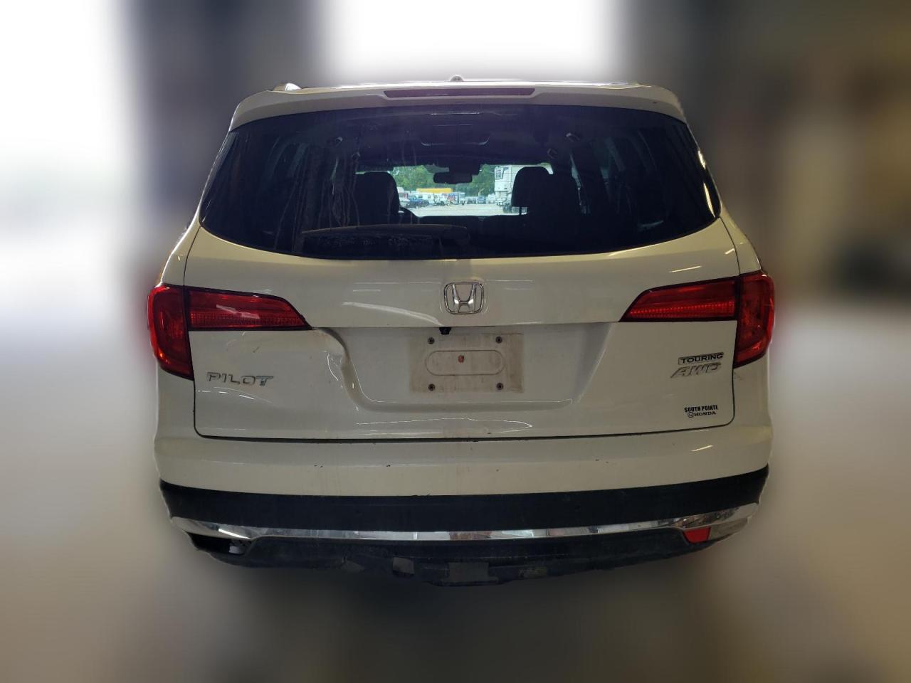 2018 Honda Pilot Touring VIN: 5FNYF6H95JB008847 Lot: 63706334