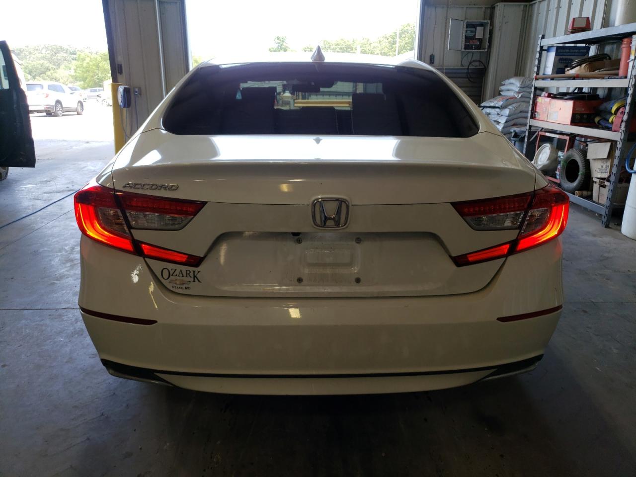 1HGCV1F15KA150396 2019 Honda Accord Lx