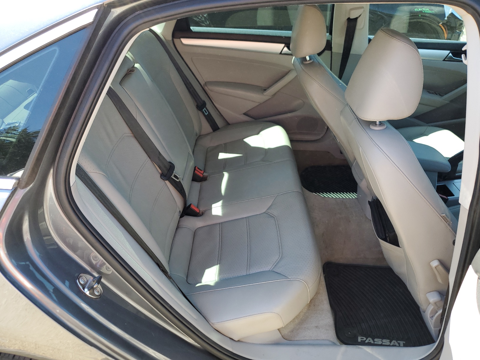 1VWBN7A37CC094776 2012 Volkswagen Passat Se