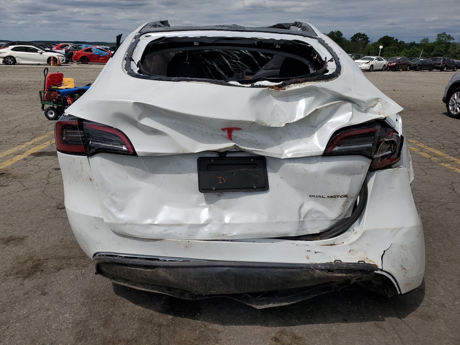 7SAYGDEE6RA230263 2024 Tesla Model Y