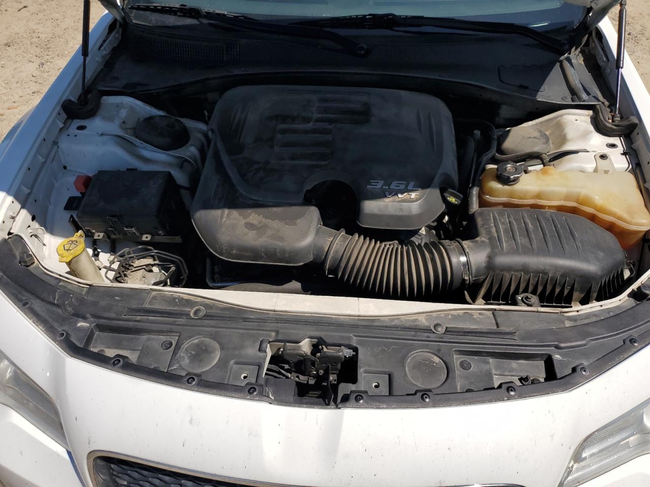 2015 Chrysler 300 Limited VIN: 2C3CCAAG1FH749243 Lot: 63532684