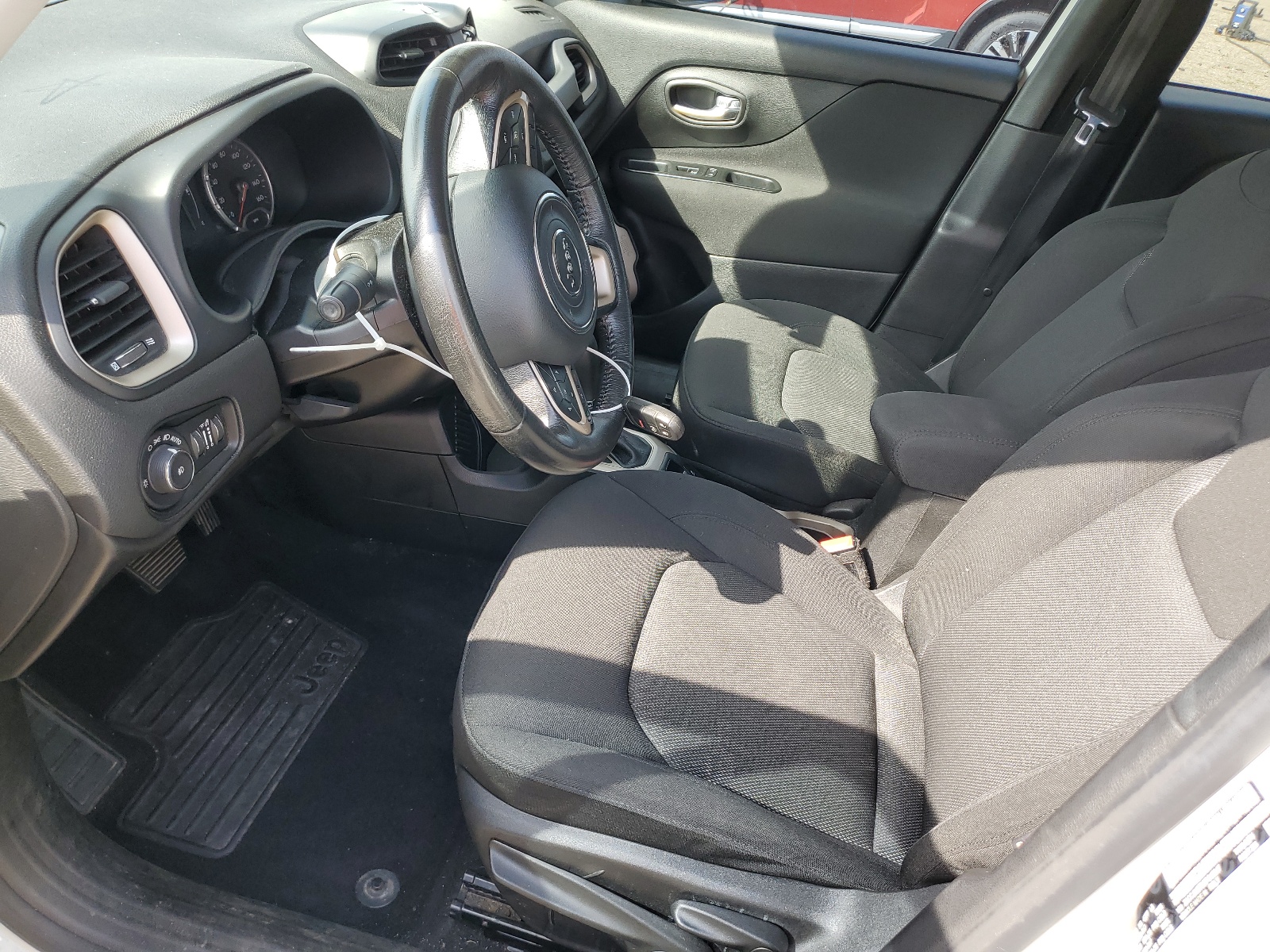 ZACCJABT8GPC48847 2016 Jeep Renegade Latitude