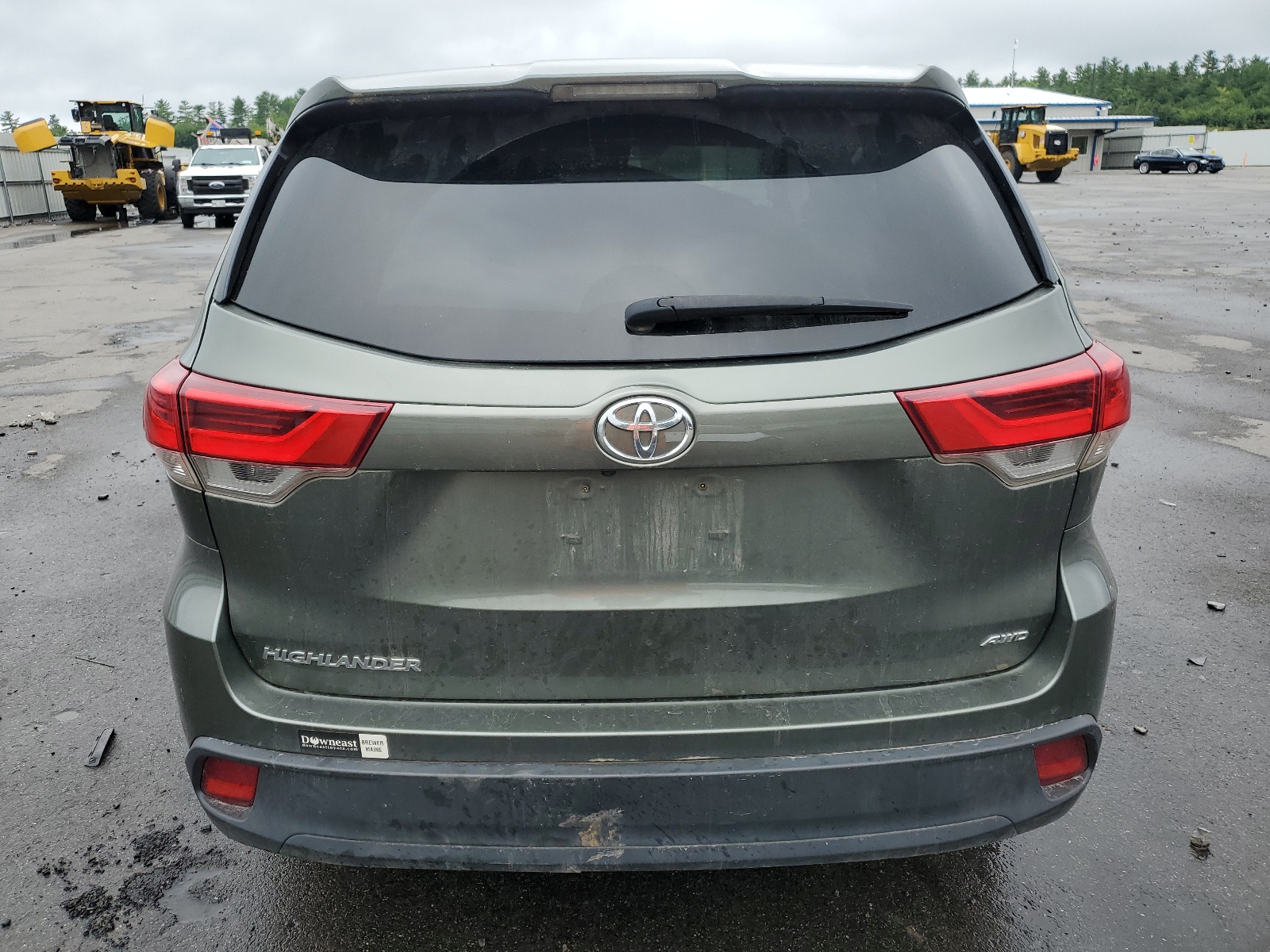5TDBZRFH8KS927957 2019 Toyota Highlander Le