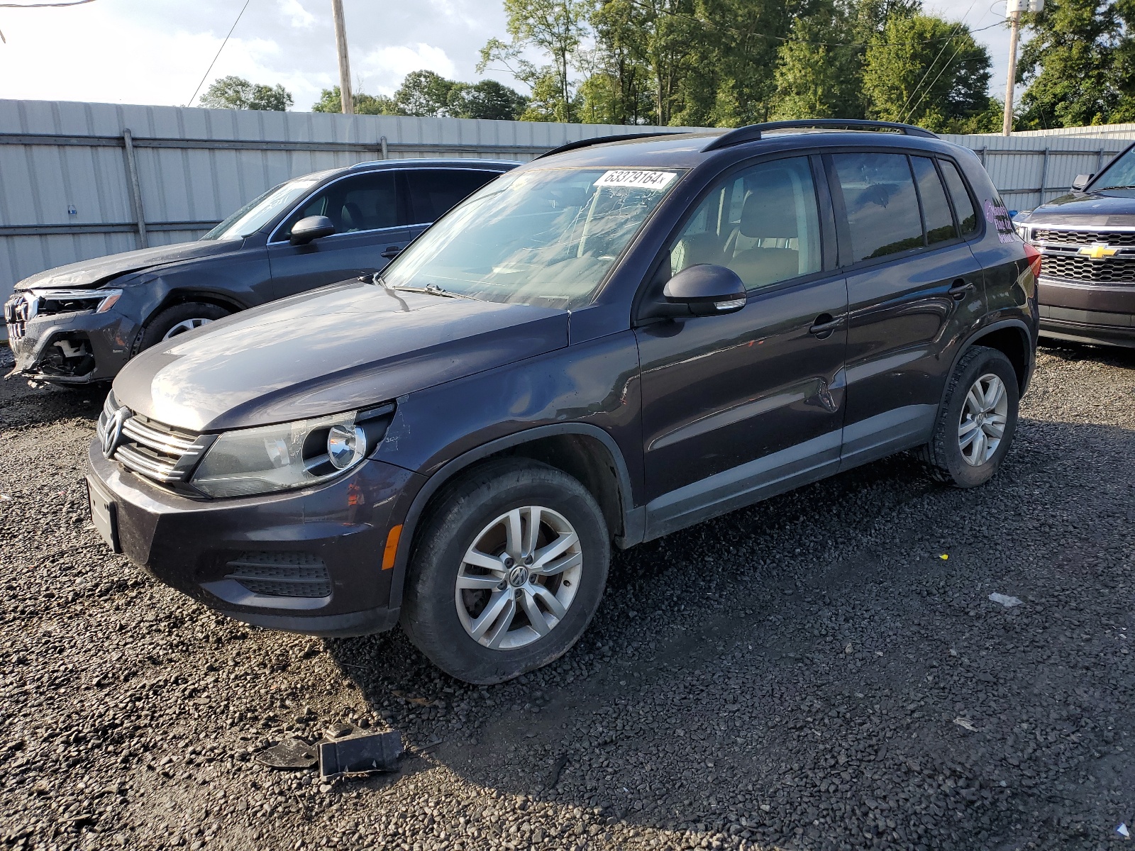 2016 Volkswagen Tiguan S vin: WVGAV7AX4GW585839