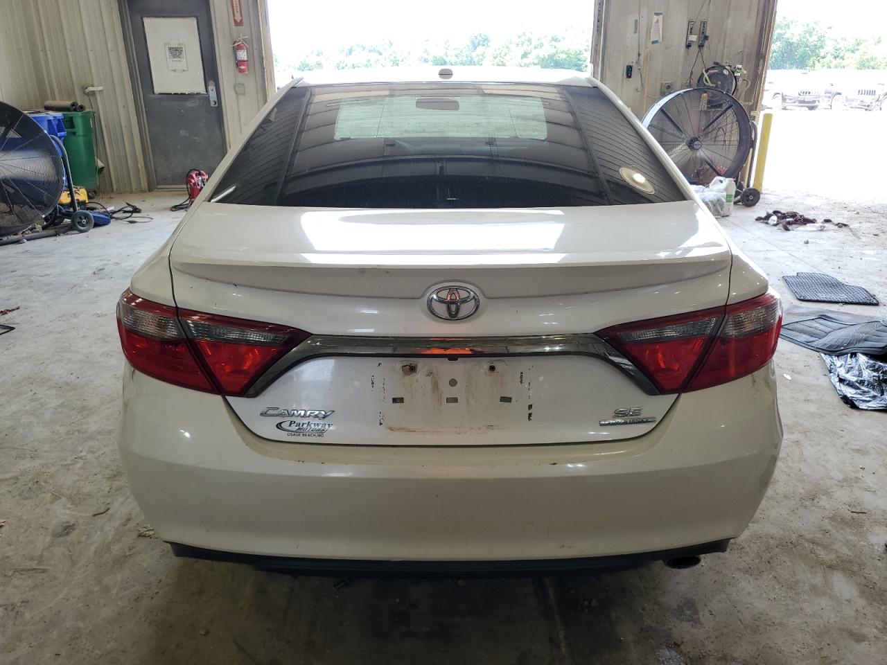 2016 Toyota Camry Le VIN: 4T1BF1FK0GU174638 Lot: 63412904