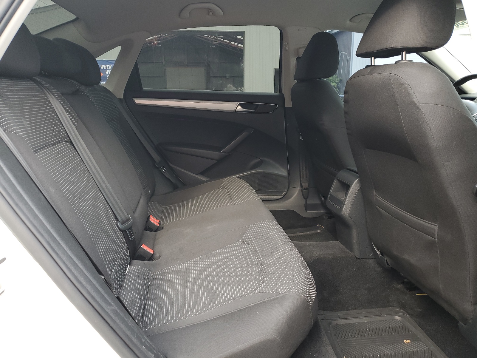 1VWAA7A39JC033997 2018 Volkswagen Passat S