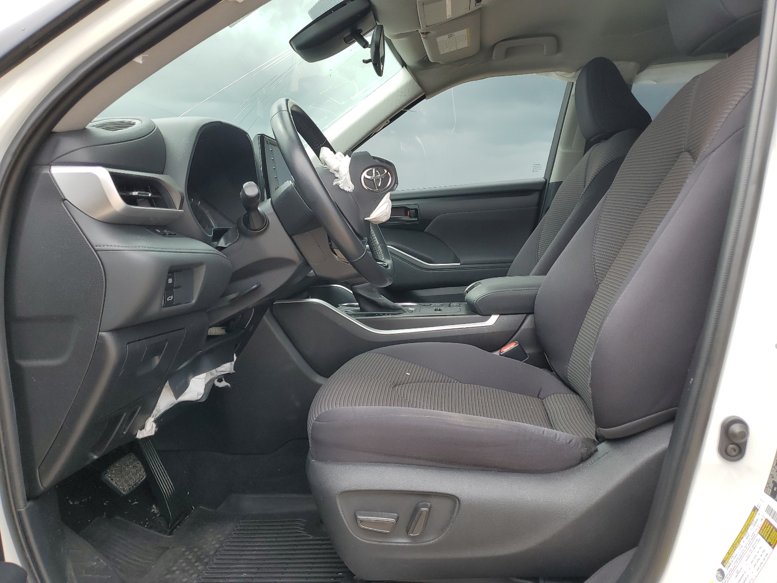 5TDZZRAHXMS057847 2021 Toyota Highlander L