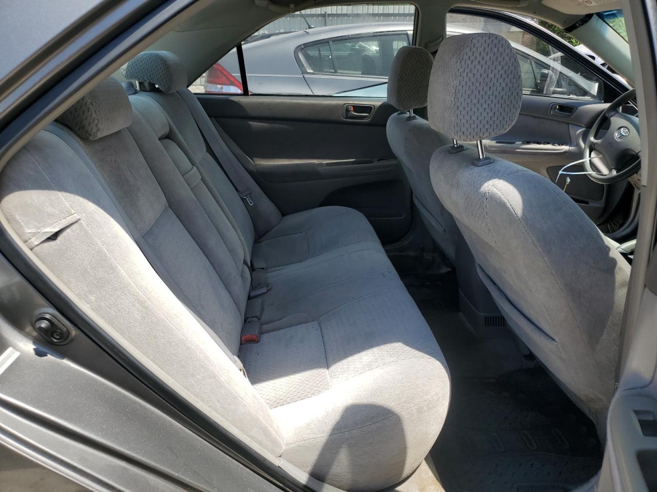 2003 Toyota Camry Le VIN: 4T1BE32K23U738918 Lot: 61702104