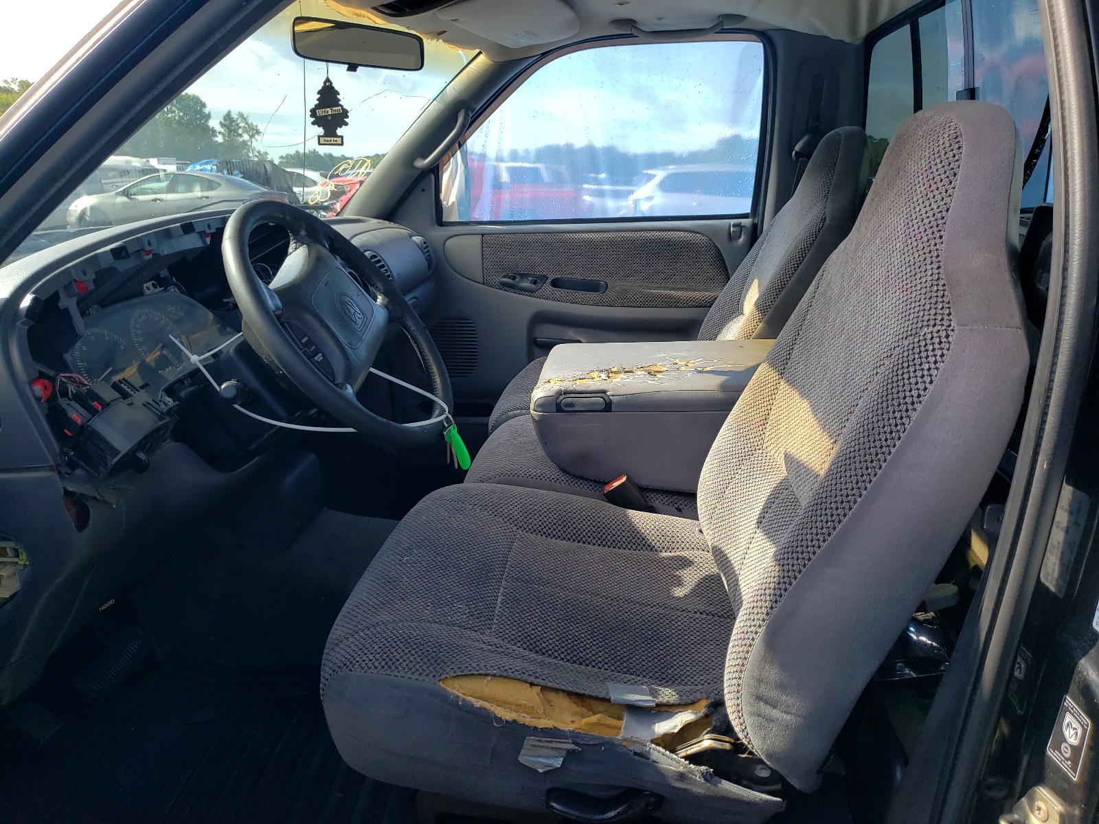 1B7HC16Y9YS567174 2000 Dodge Ram 1500