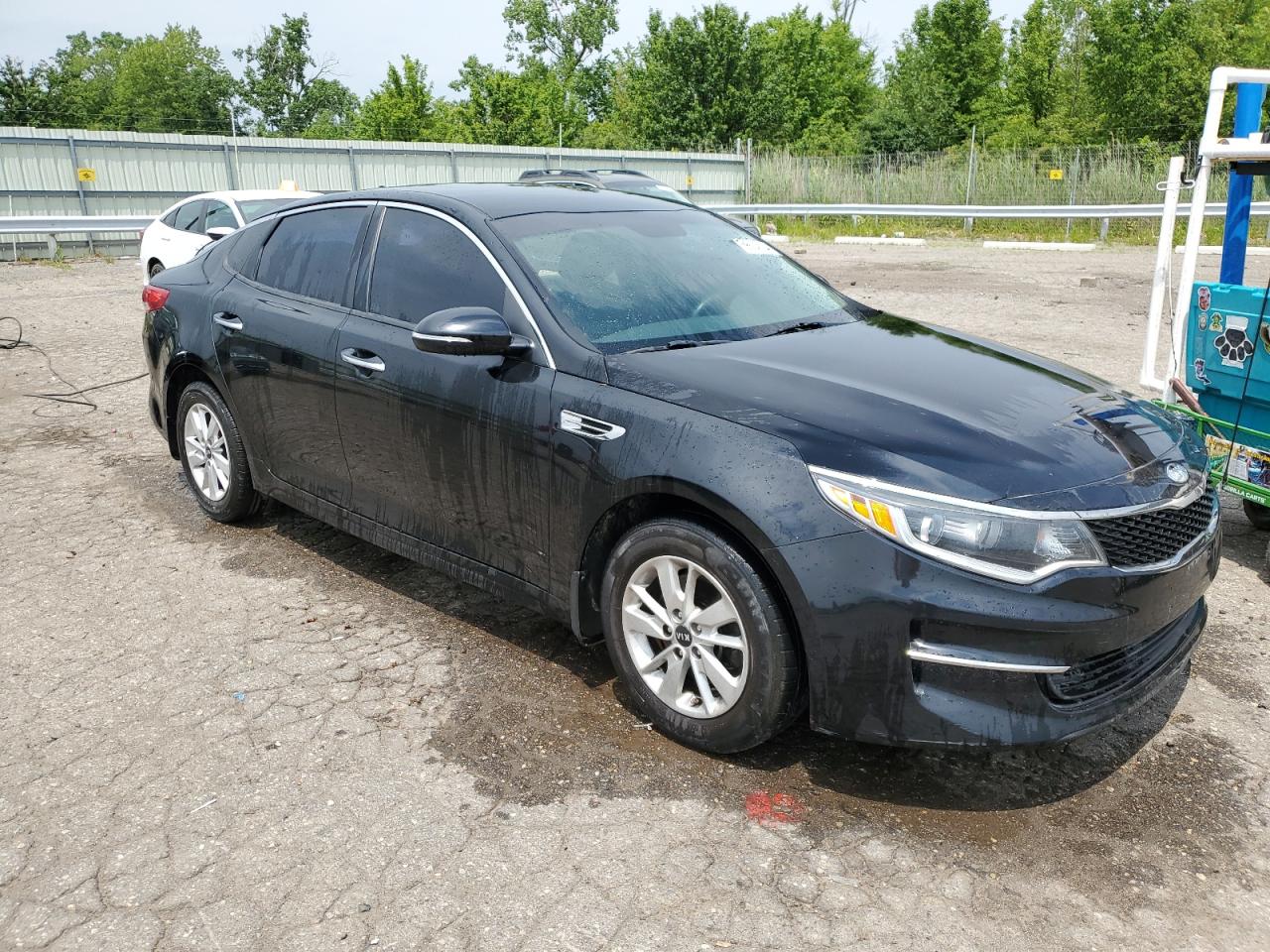 2017 Kia Optima Lx vin: 5XXGT4L31HG147750