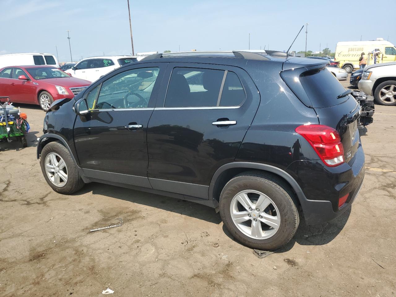 KL7CJLSB3LB012823 Chevrolet Trax 1LT 2