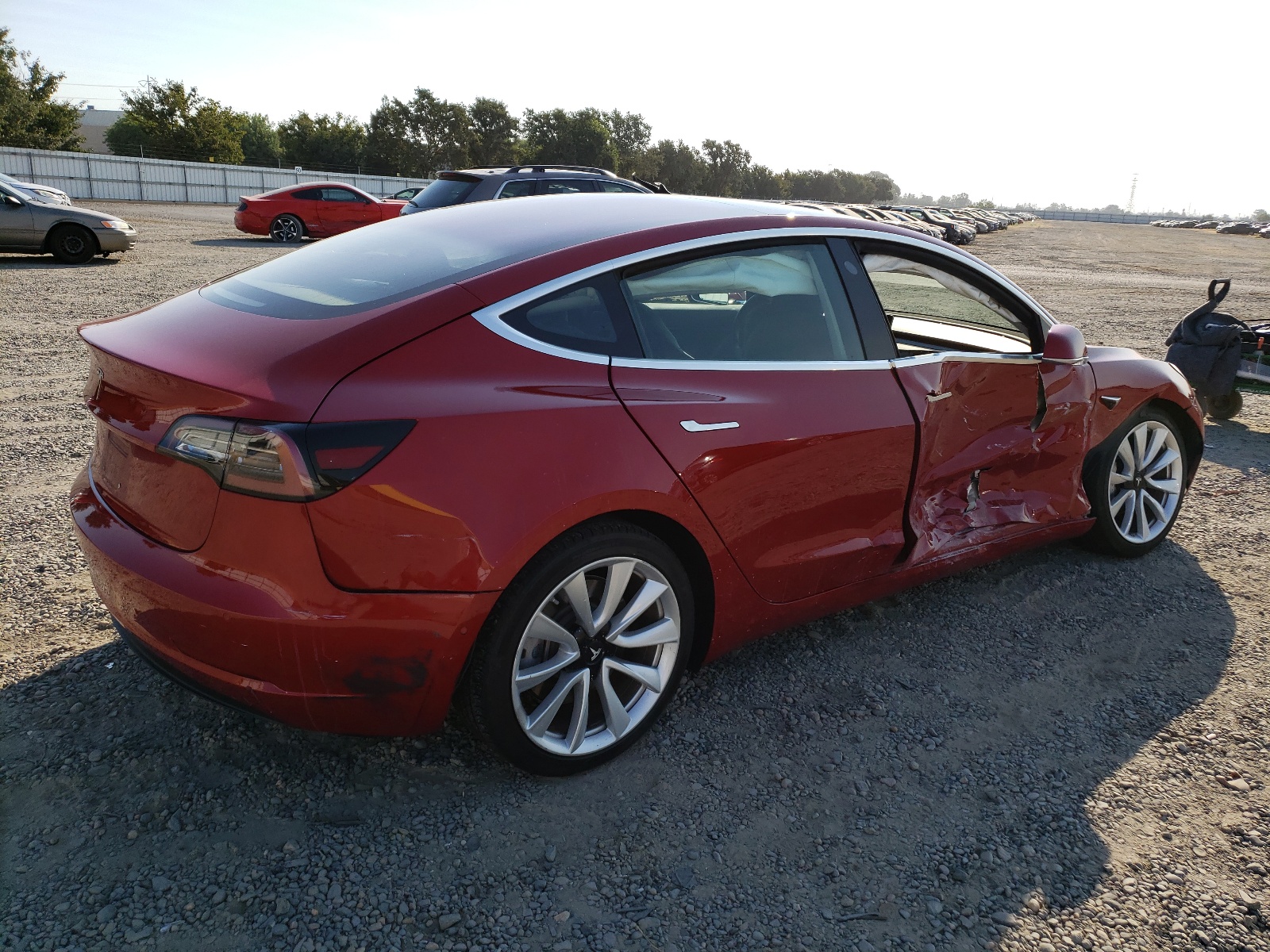 2018 Tesla Model 3 vin: 5YJ3E1EA8JF050444