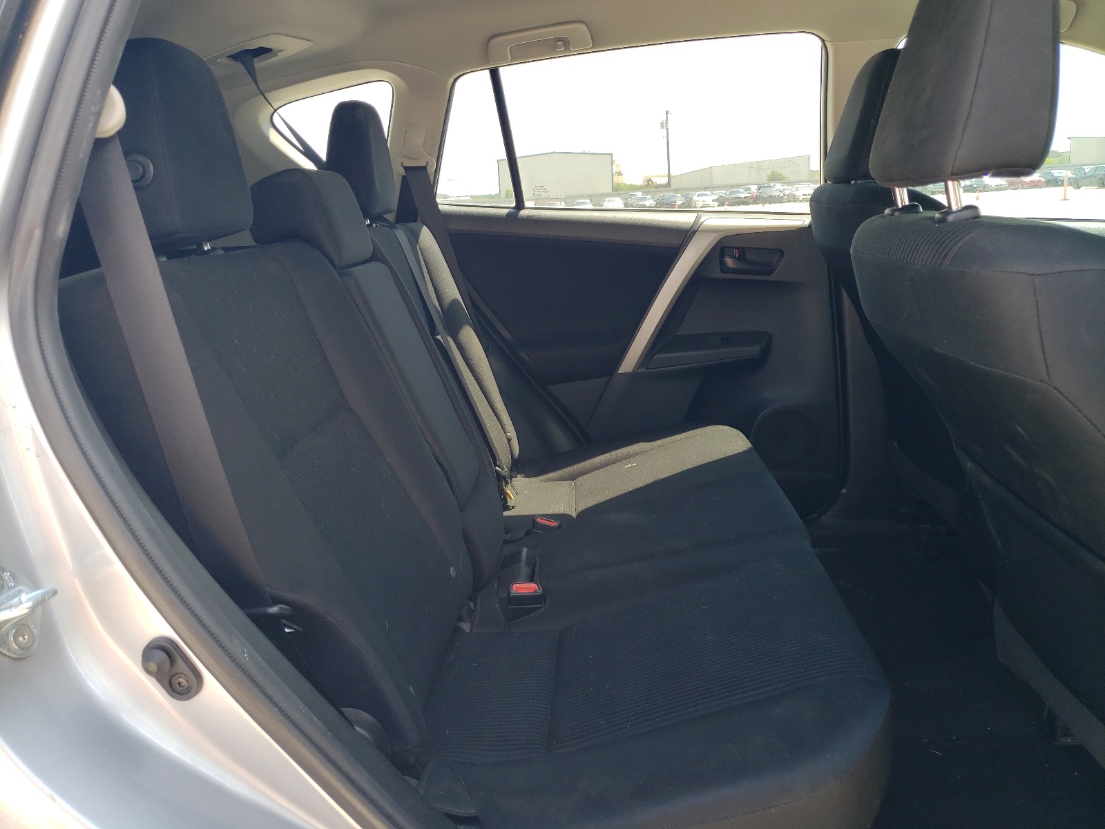 2T3ZFREV8HW341927 2017 Toyota Rav4 Le