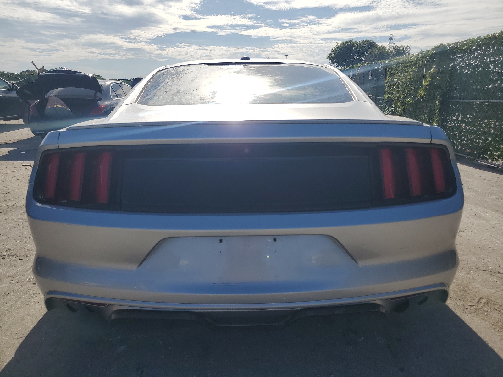 2015 Ford Mustang vin: 1FA6P8TH2F5409771