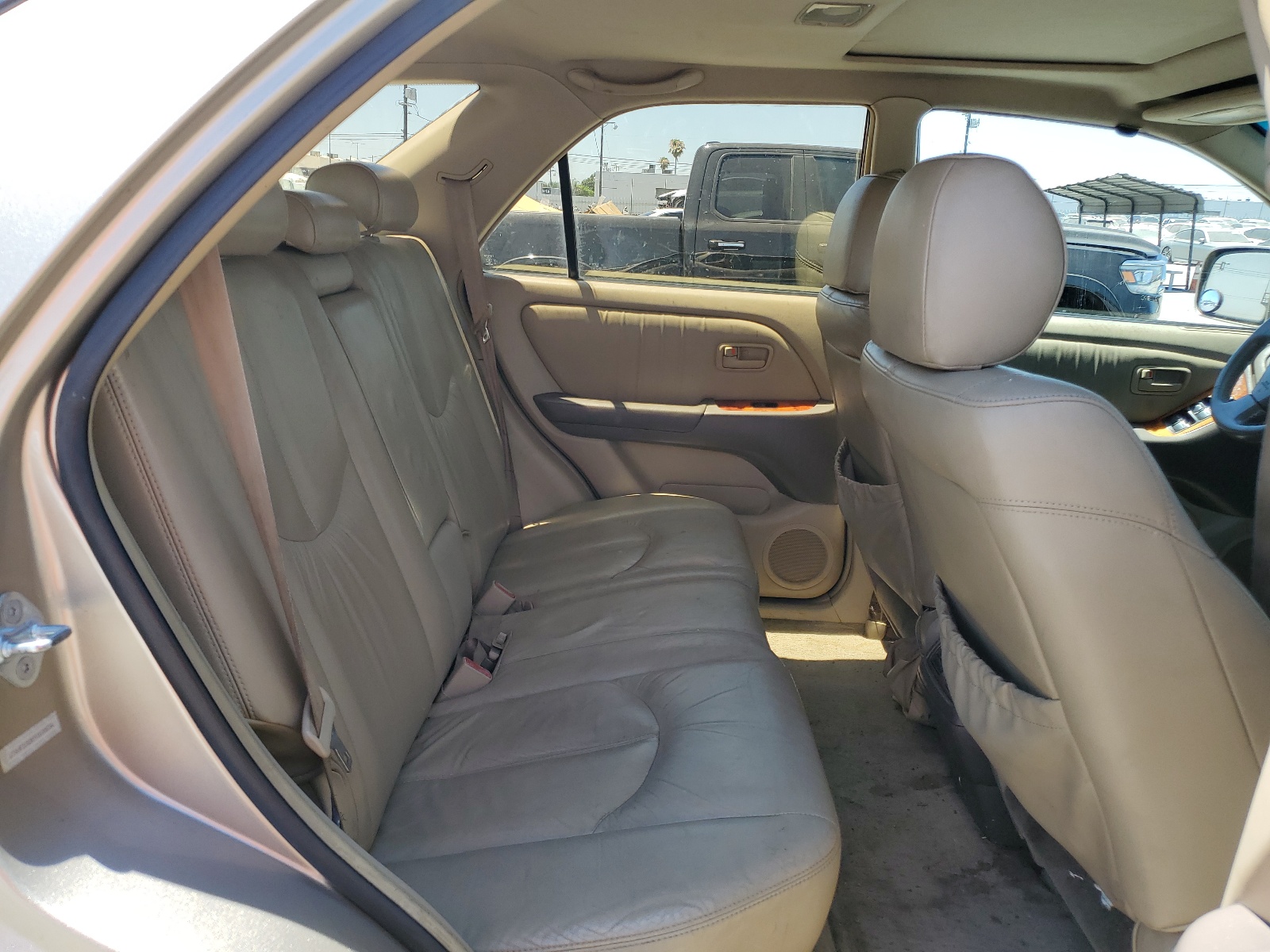 JT6HF10UXY0108834 2000 Lexus Rx 300