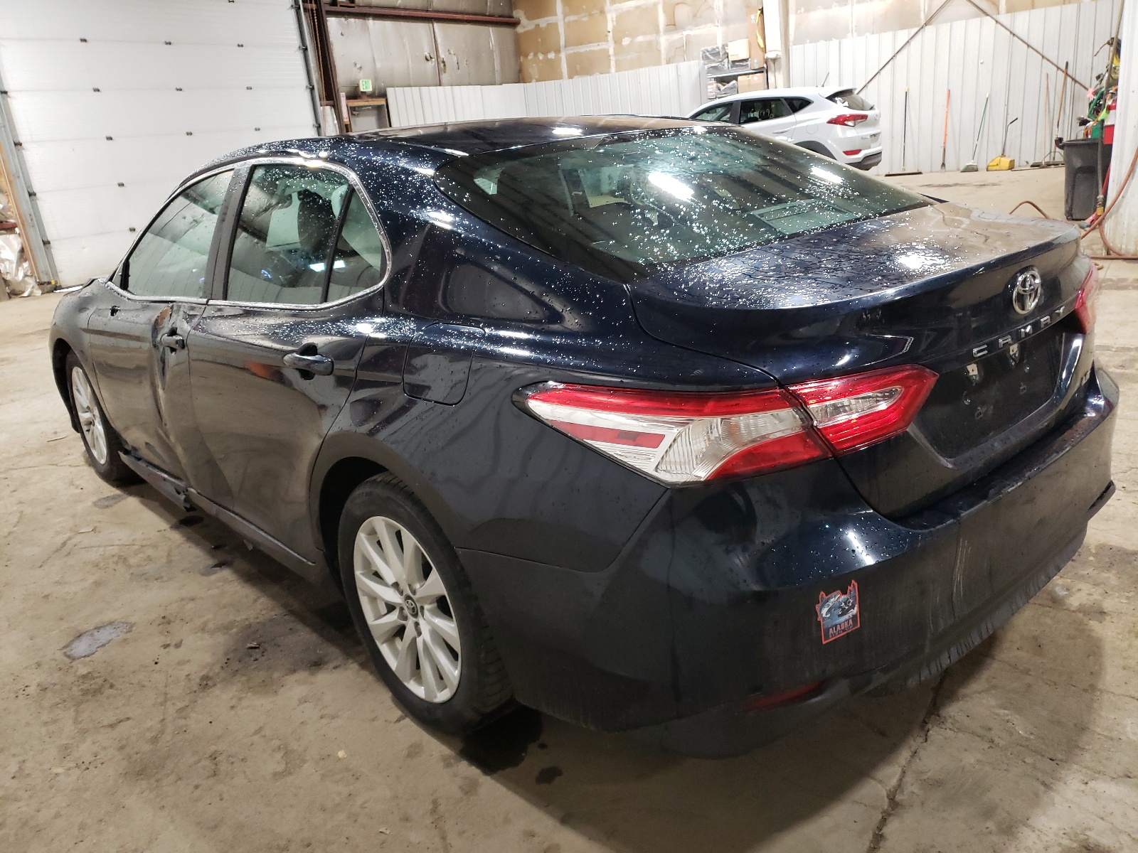 2018 Toyota Camry L vin: 4T1B11HK4JU608708