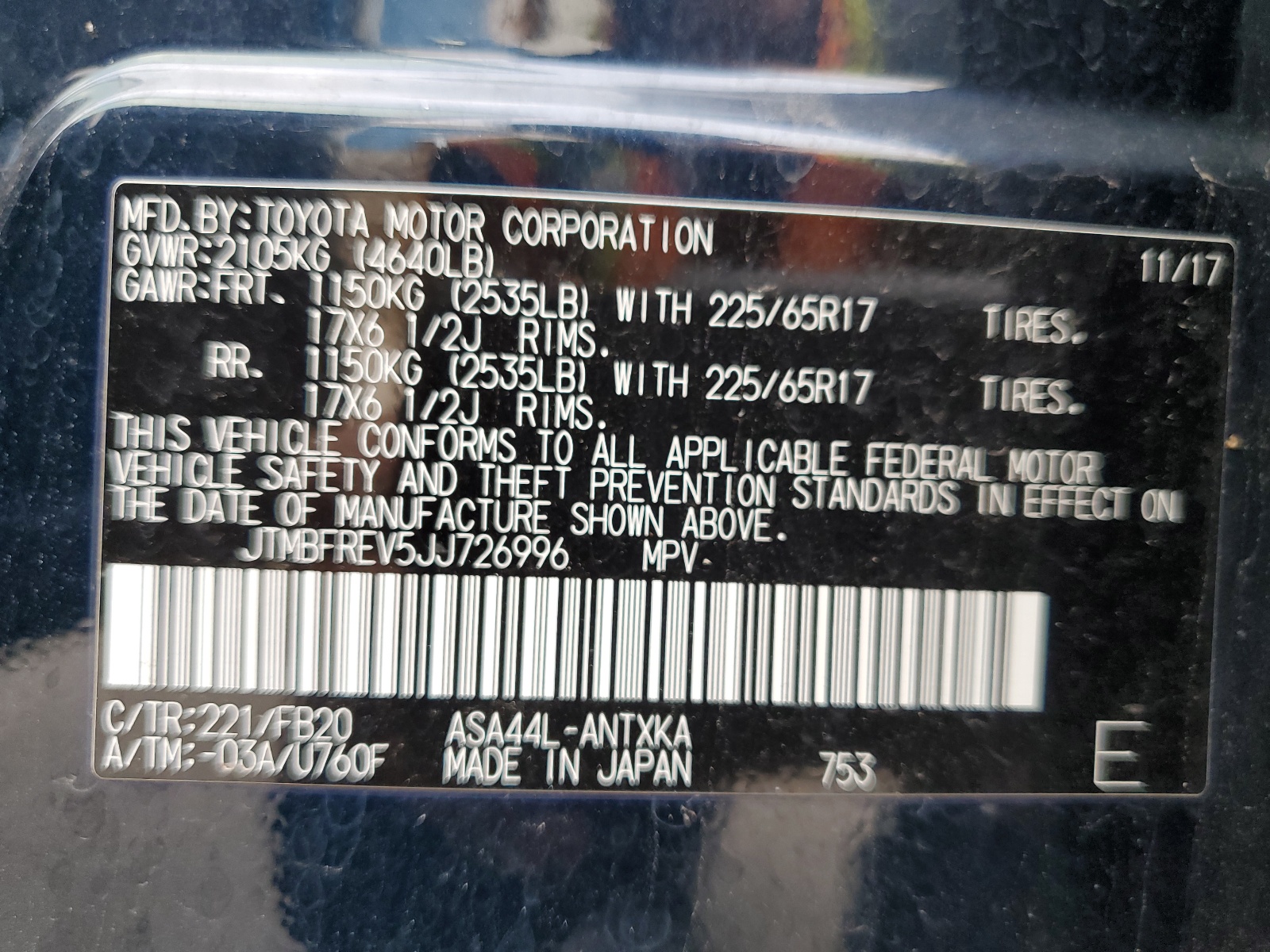 JTMBFREV5JJ726996 2018 Toyota Rav4 Le