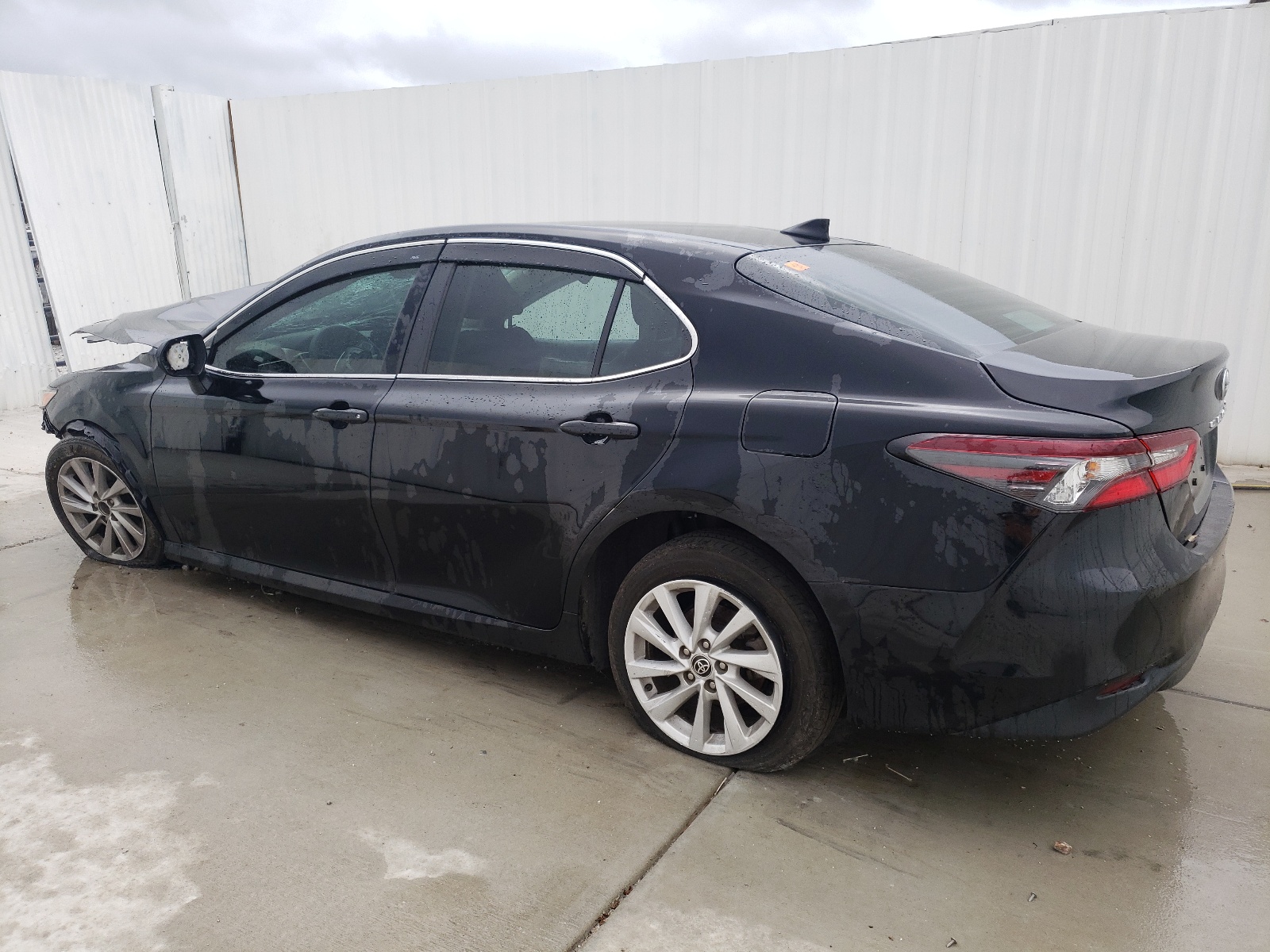 2022 Toyota Camry Le vin: 4T1C11AK0NU718093