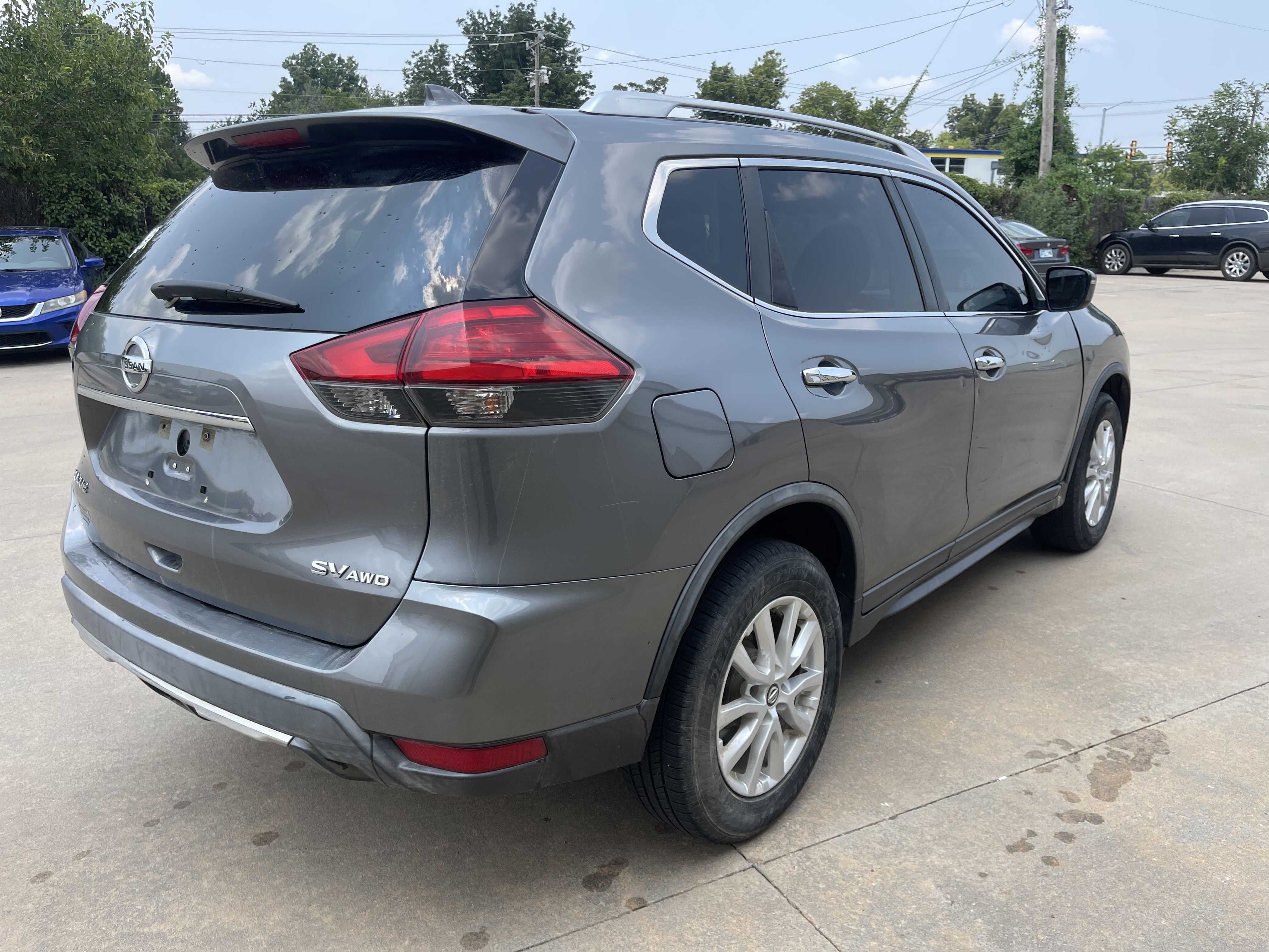 2017 Nissan Rogue S vin: KNMAT2MV9HP582437