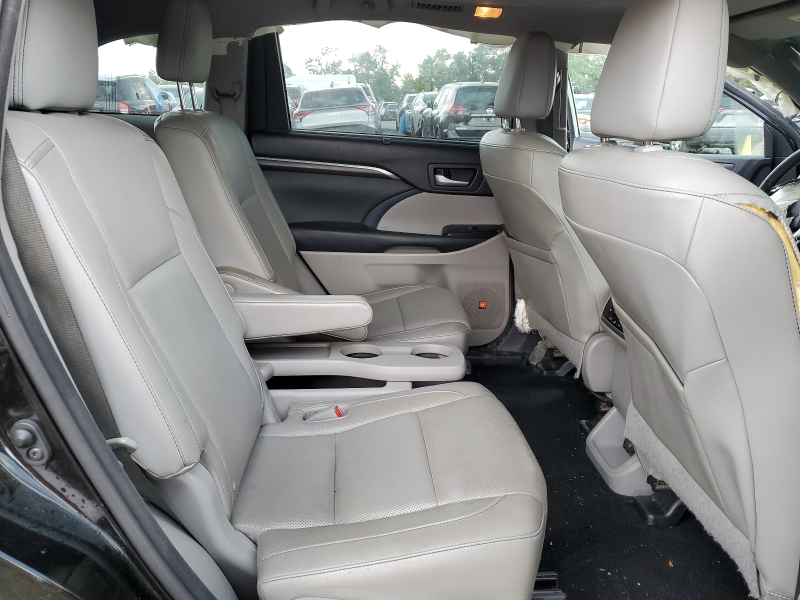 5TDDKRFHXES026395 2019 Toyota Highlander Limited