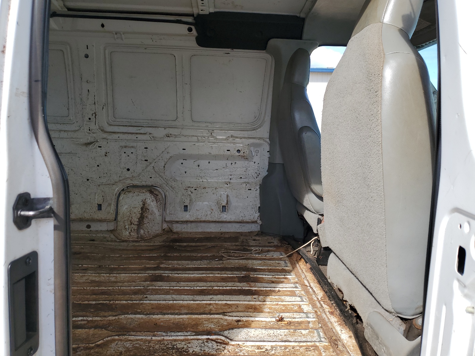 1FTNE1EW5BDA08990 2011 Ford Econoline E150 Van