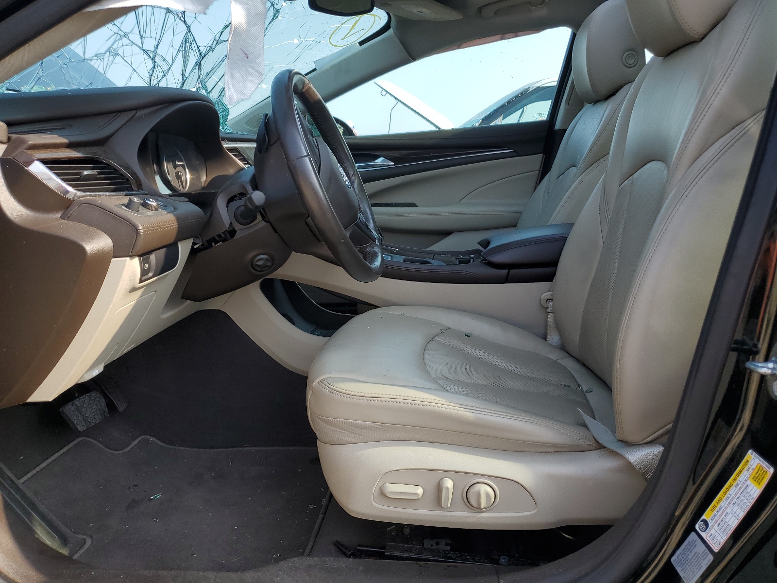 1G4ZP5SS7HU165588 2017 Buick Lacrosse Essence